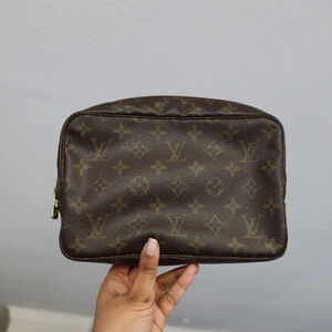 Louis Vuitton Trousse 23 Toiletry Pouch EXCELLENT
